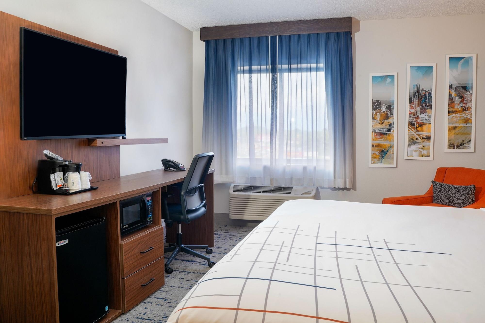 La Quinta By Wyndham Nashville Airport Exterior photo