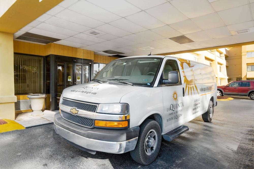 La Quinta By Wyndham Nashville Airport Exterior photo