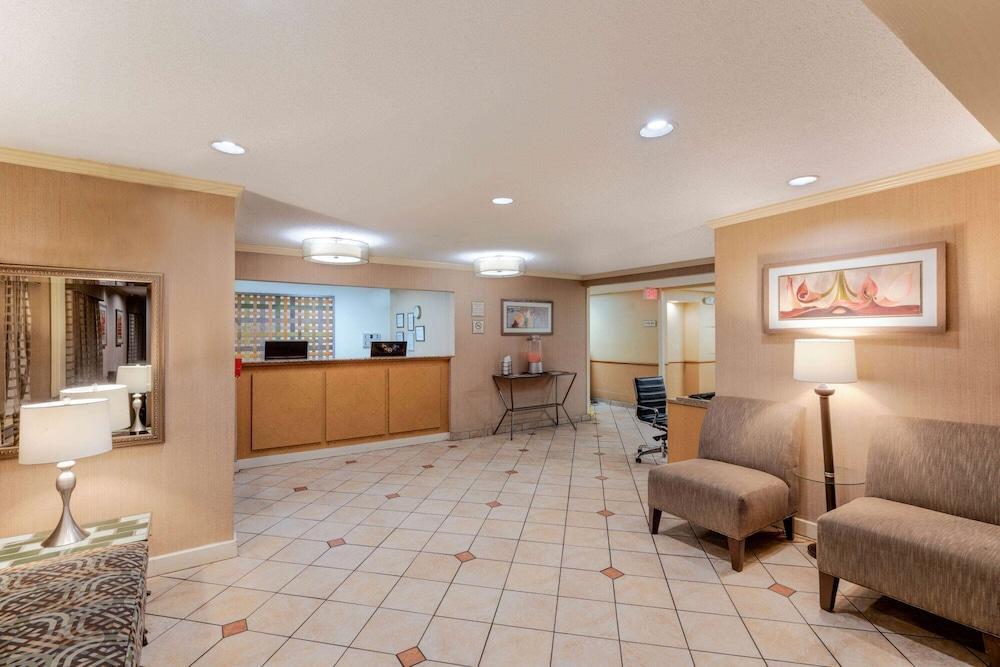 La Quinta By Wyndham Nashville Airport Exterior photo