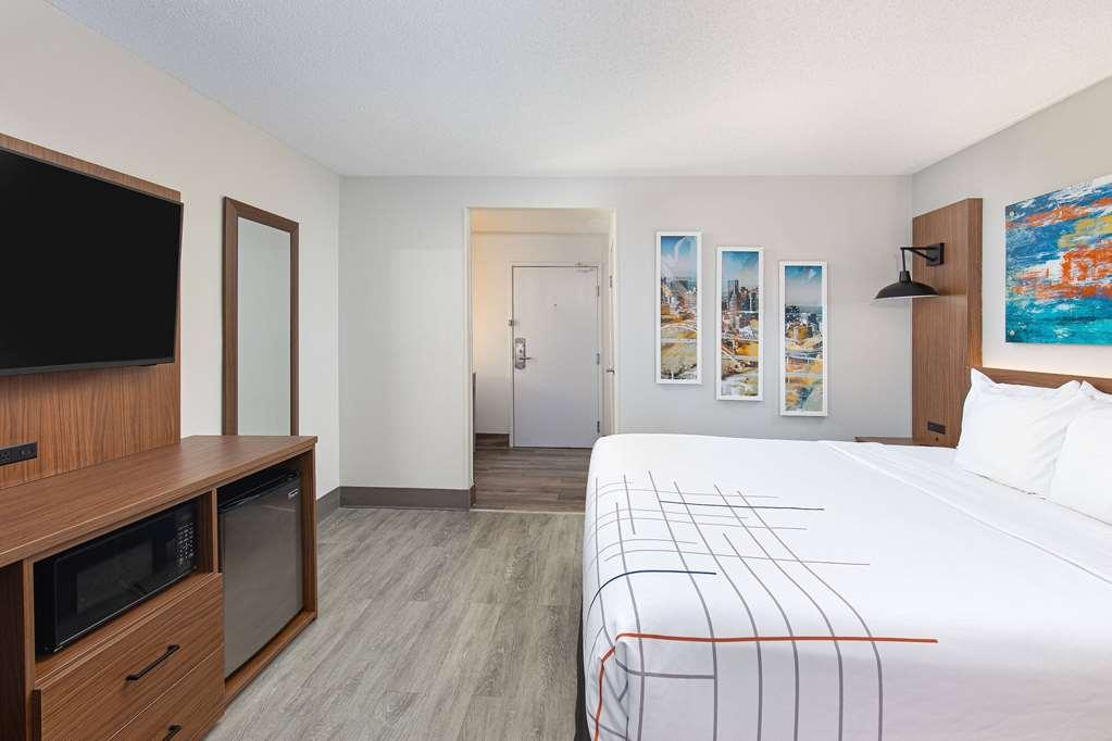 La Quinta By Wyndham Nashville Airport Room photo