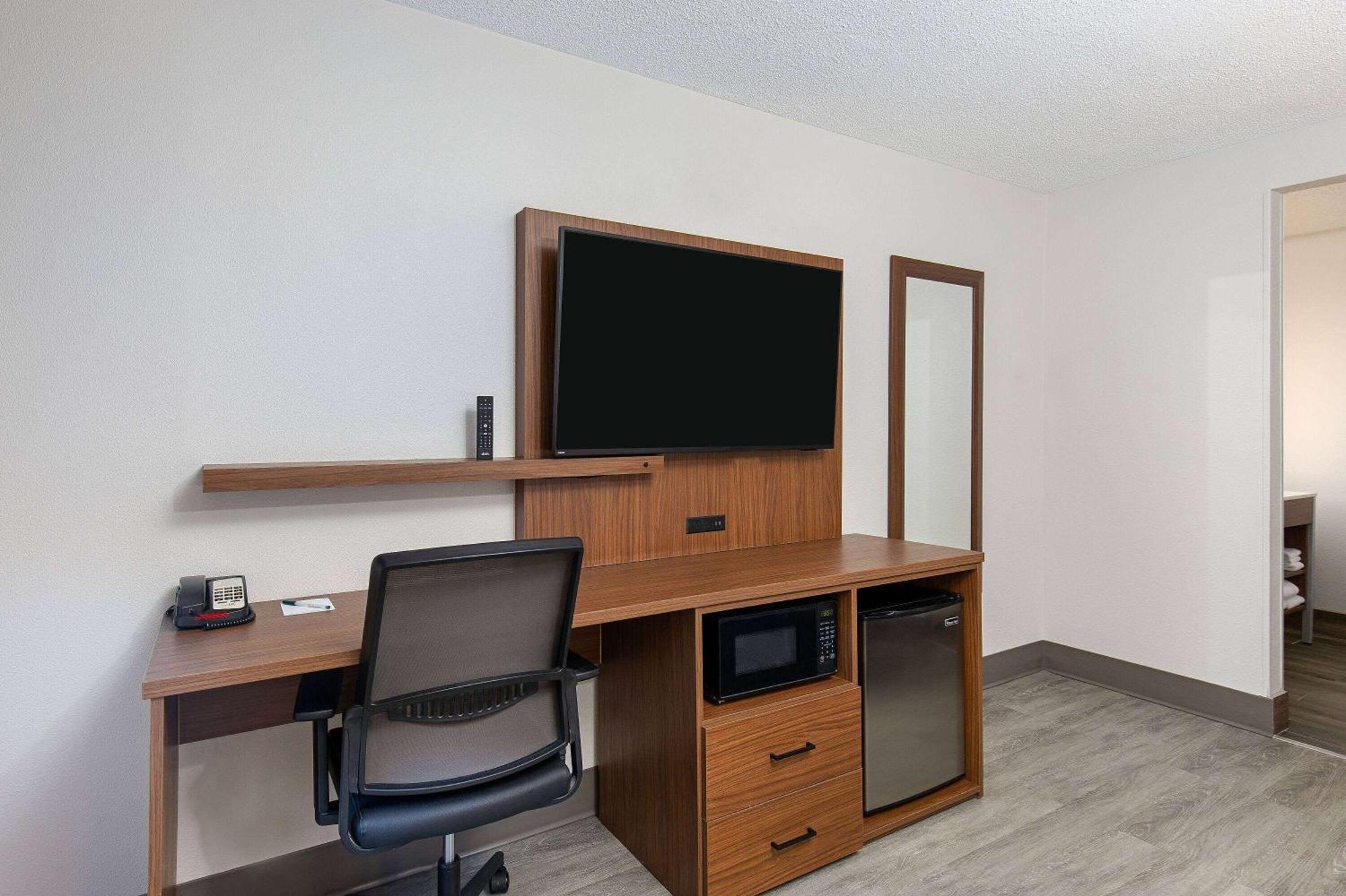 La Quinta By Wyndham Nashville Airport Exterior photo