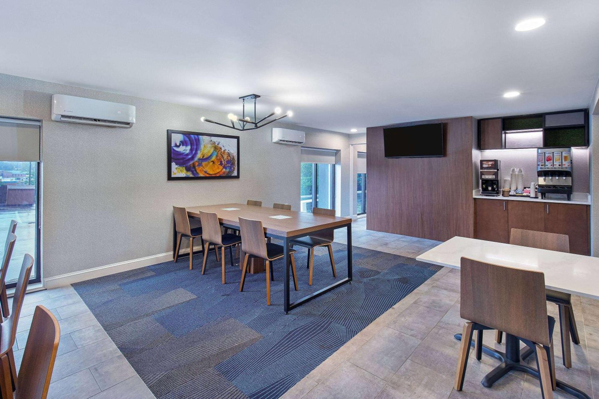 La Quinta By Wyndham Nashville Airport Exterior photo