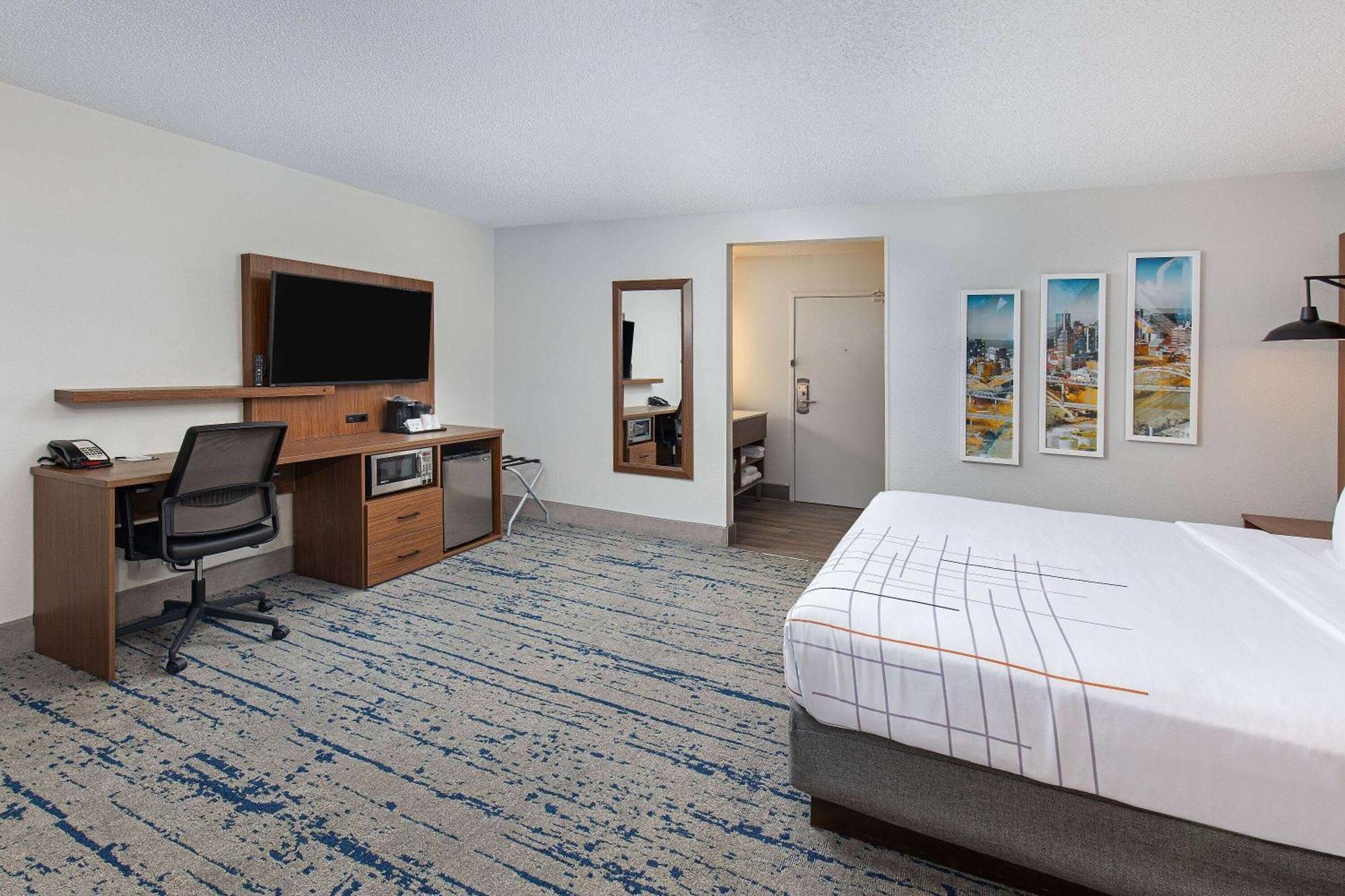 La Quinta By Wyndham Nashville Airport Exterior photo