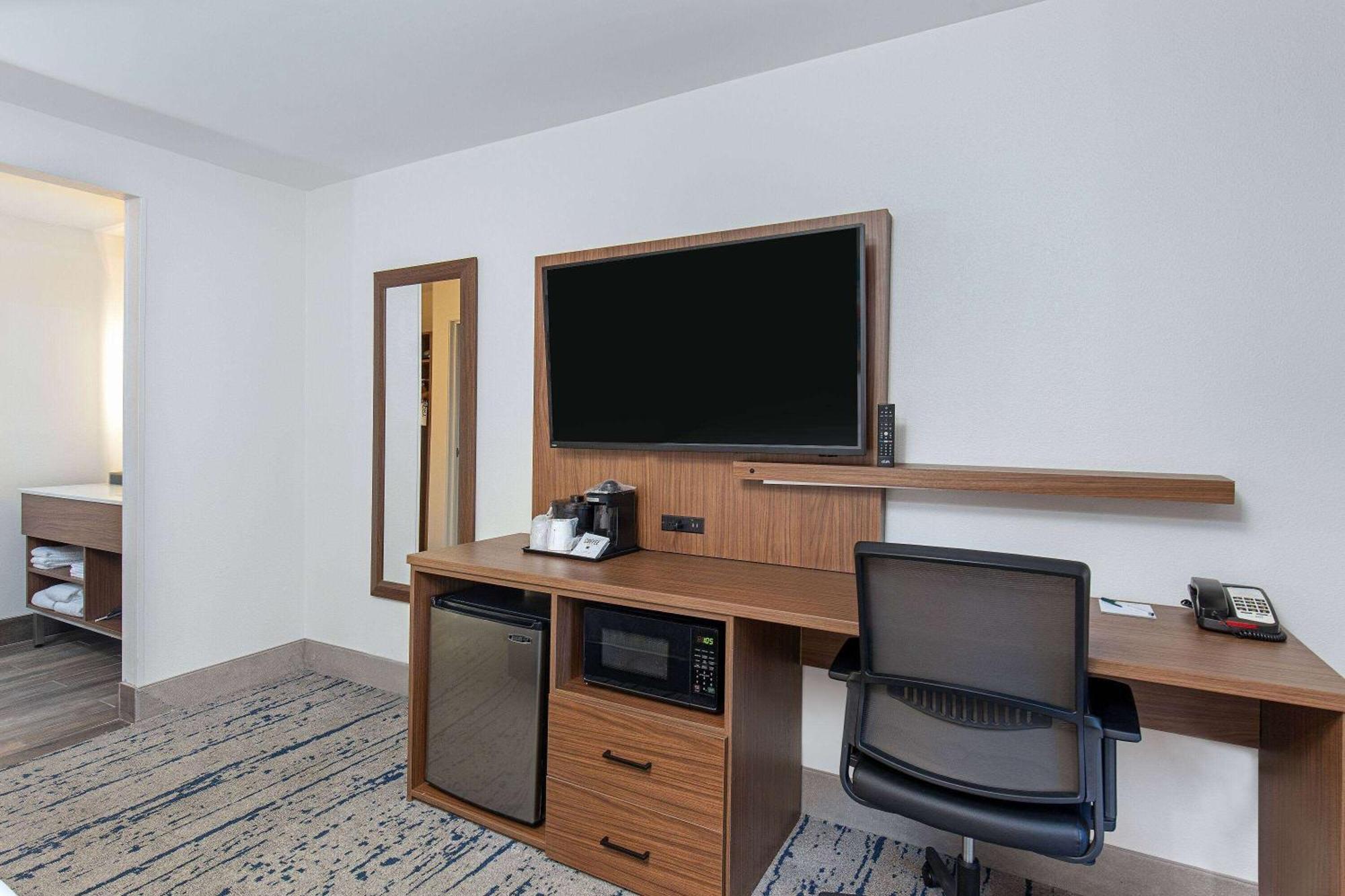 La Quinta By Wyndham Nashville Airport Exterior photo
