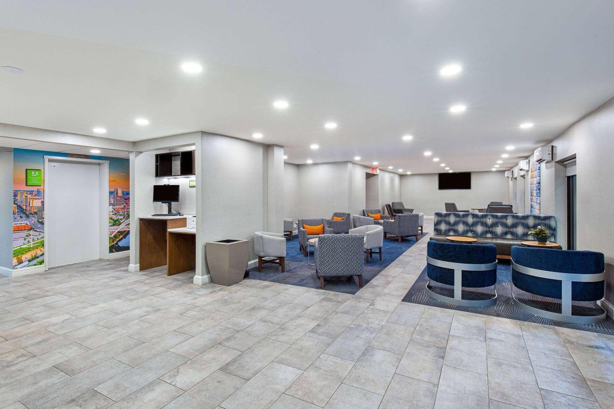 La Quinta By Wyndham Nashville Airport Exterior photo
